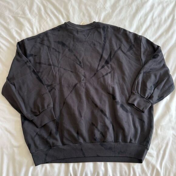 Levi's Men's Charcoal Crewneck Sweater - Picture 8 of 11